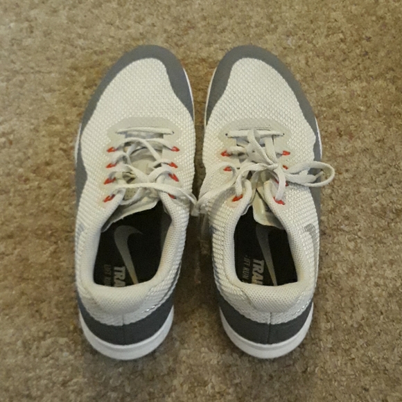 Nike - Picture 1 of 7